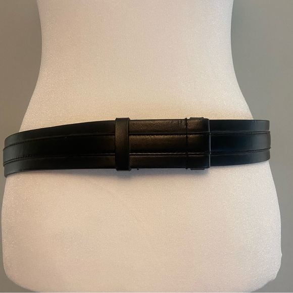 BCBGMaxAzria Gold and Black Fashion Belt with Decorative Buckle